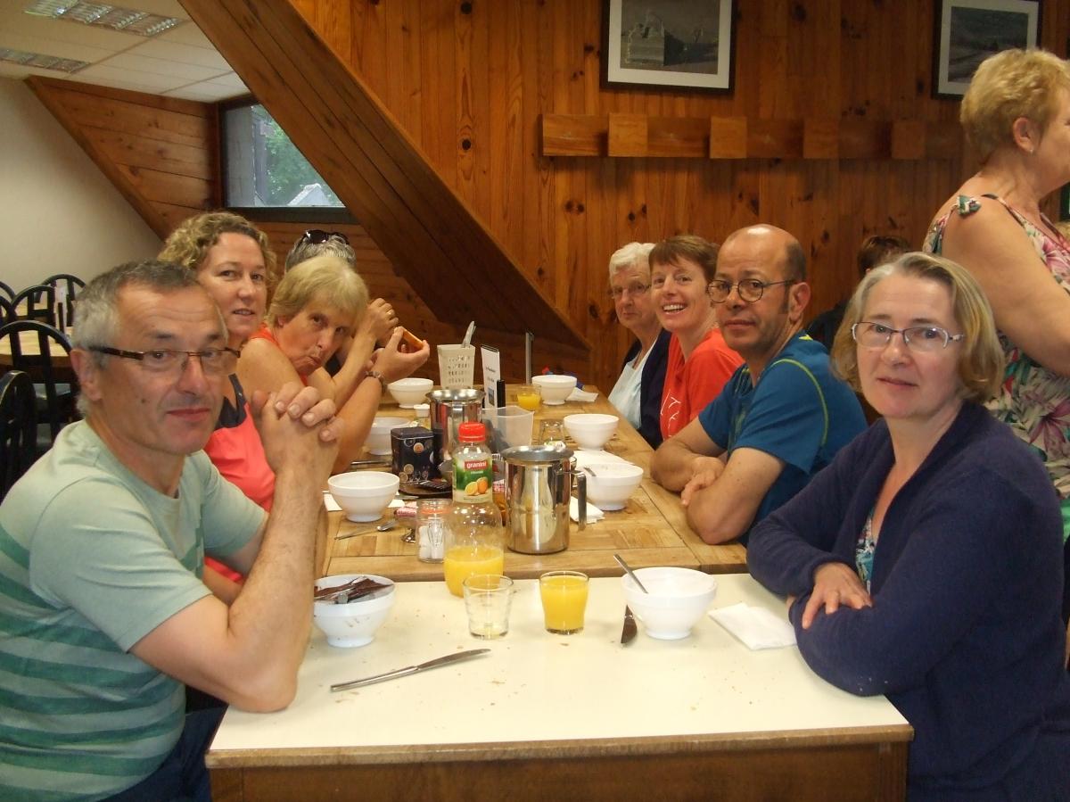 Repas convivial et accueil chaleureux, nous attendent à l' Auberge